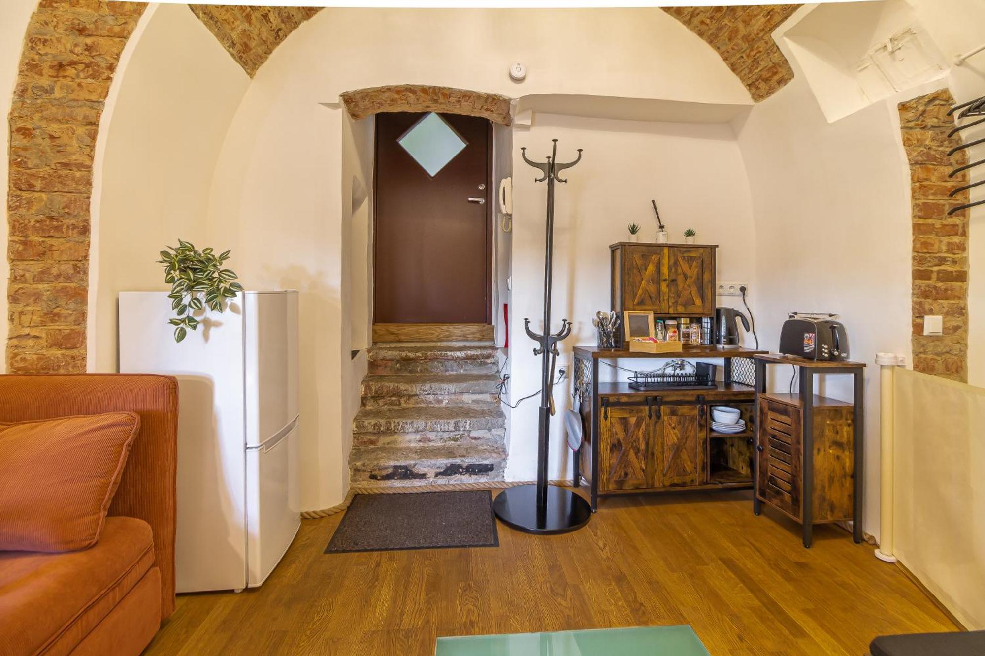 Apartamento In A Real Medieval Tower, Lower Floors Talin