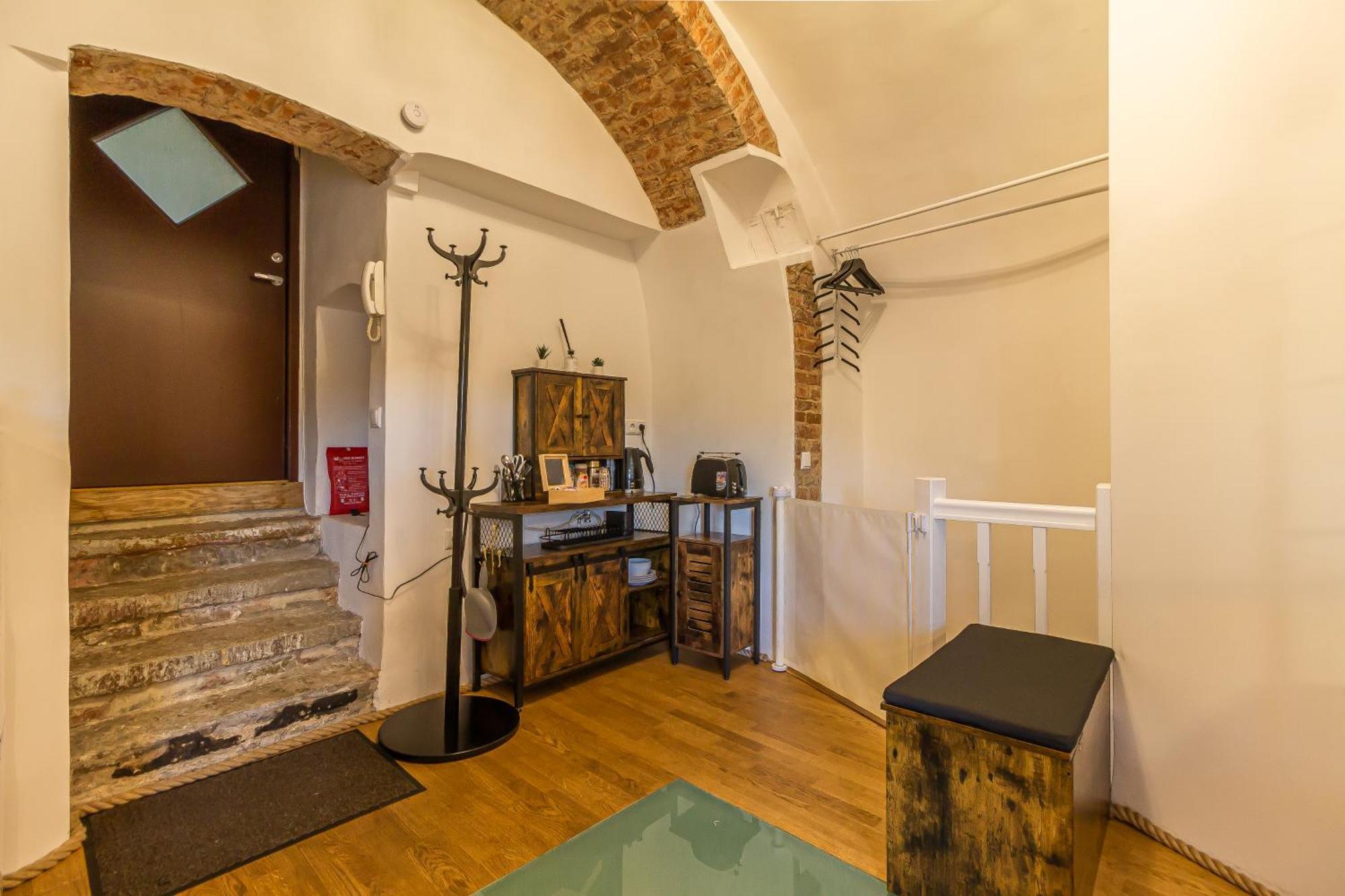 In A Real Medieval Tower, Lower Floors Apartamento